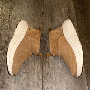 Men’s Ultra Mini Ugg Boots Size 9.5